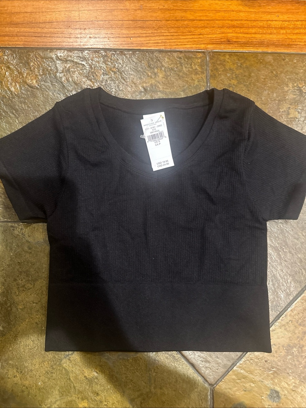 American Eagle Outfitters Black V-Neck Ribbed Crop Top